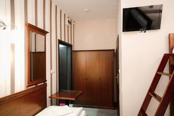 Фото номера Трехместный номер Хостелы Rynek 6 retro pub &amp; hostel г. Радом 5